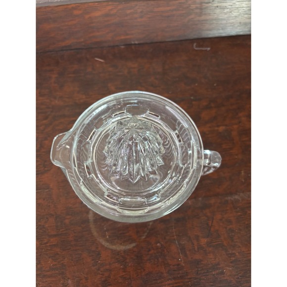 Vintage Clear Glass Citrus Juicer 2 Cup Measuring Pitcher Reamer 2 Piece Set - Picture 10 of 10